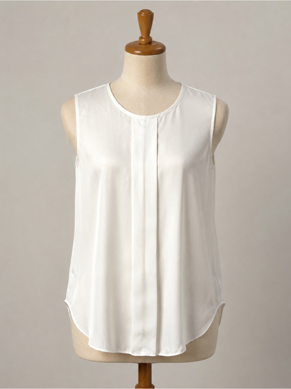 Vince Camuto White Sleeveless Pleat-Front Camisole